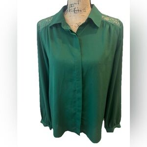 Gianni Bini Emerald Back Sheer Lace Trim Button Up Top, M